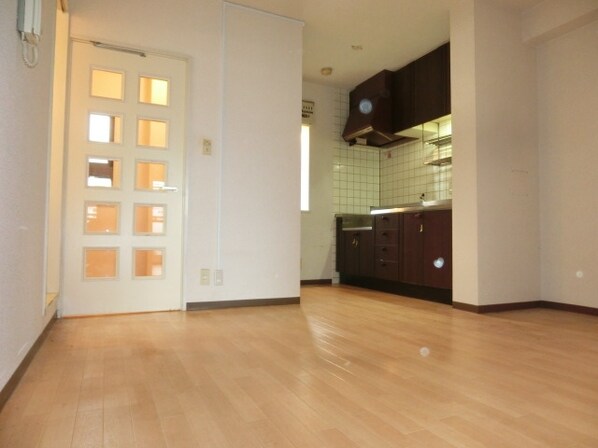 フローラ関富の物件内観写真